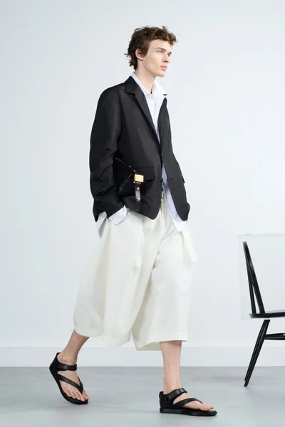 Look 3
